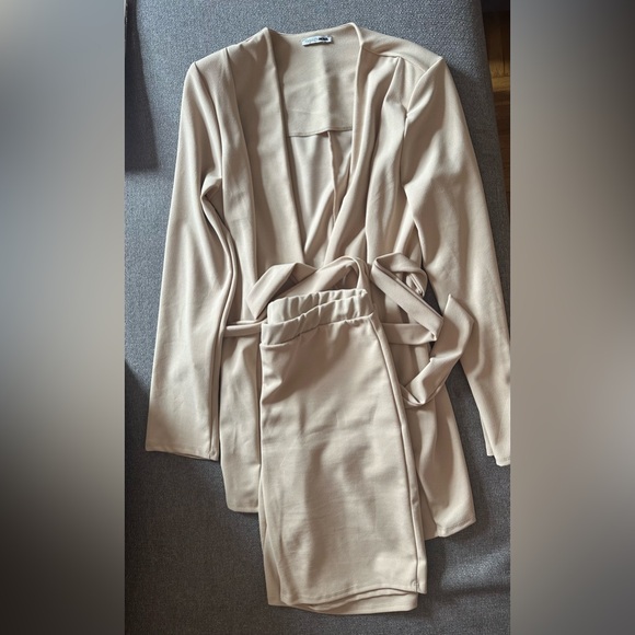 Workaholic Babe Short Set - Stone - Picture 5 of 5